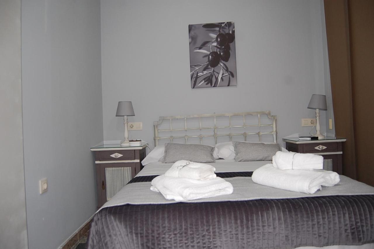 Apartamentos Los Jardines& Parking กอร์โดบา ภายนอก รูปภาพ